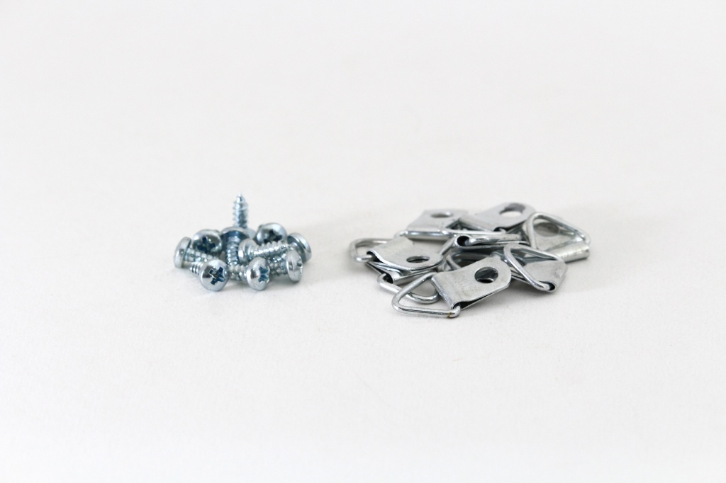 Medium Hangers with Screws (qty10)