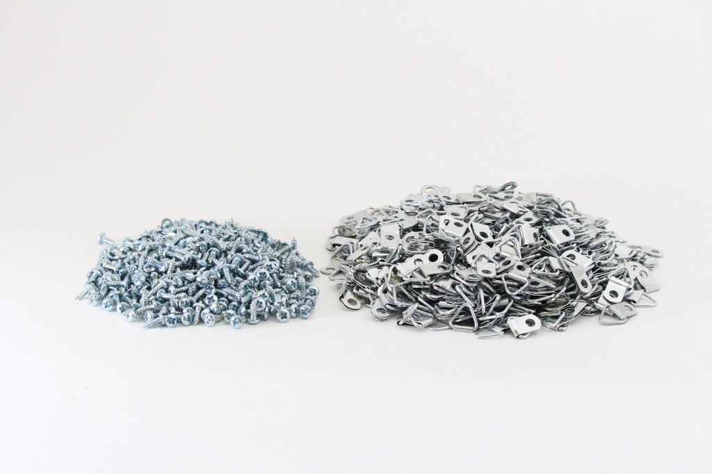 Medium Hangers with Screws (qty500)