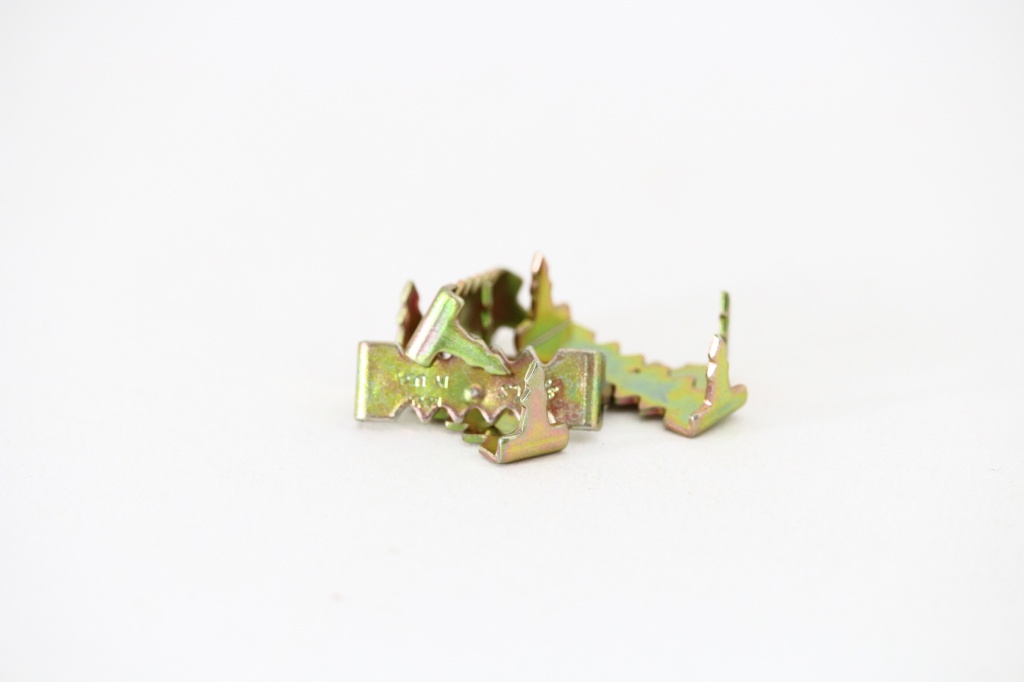 Sawtooth Nail-less 24mm (qty5)