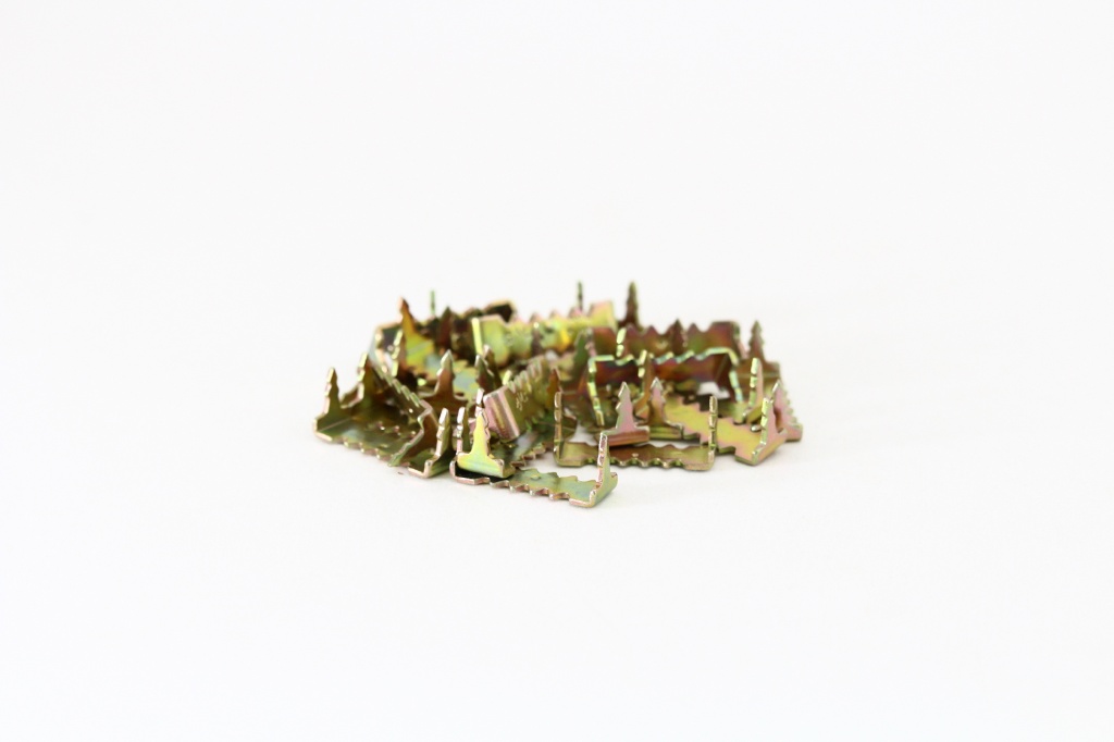 Sawtooth Nail-less 24mm (qty20)